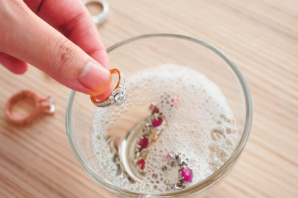 jewellery cleaning soaking